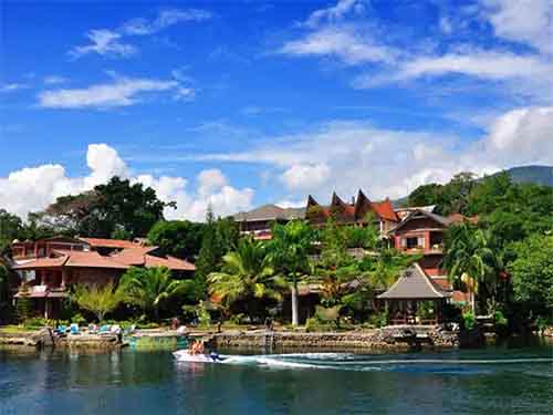 Hotel murah dekat Danau Toba
